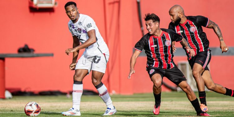 Vitória e Atlético de Alagoinhas empatam sem gols na estreia do Baianão 2026