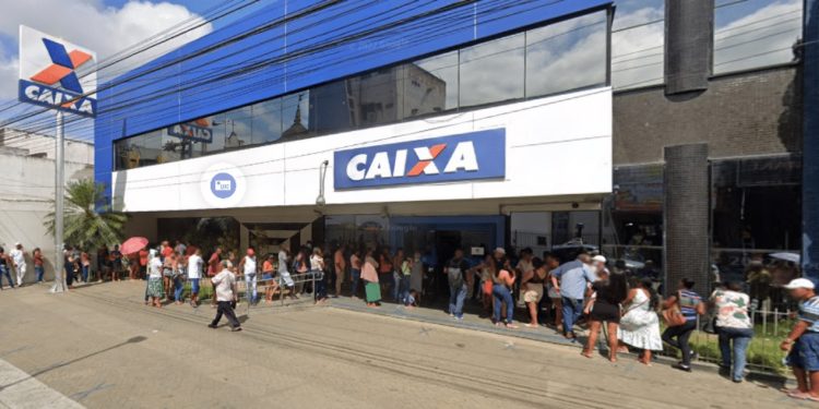 Tiroteio na agência da Caixa em Feira de Santana deixa três feridos