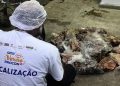 Procon apreende 140 kg de carne estragada em supermercado da Bahia