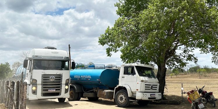 Prefeitura de Feira de Santana garante água para a zona rural