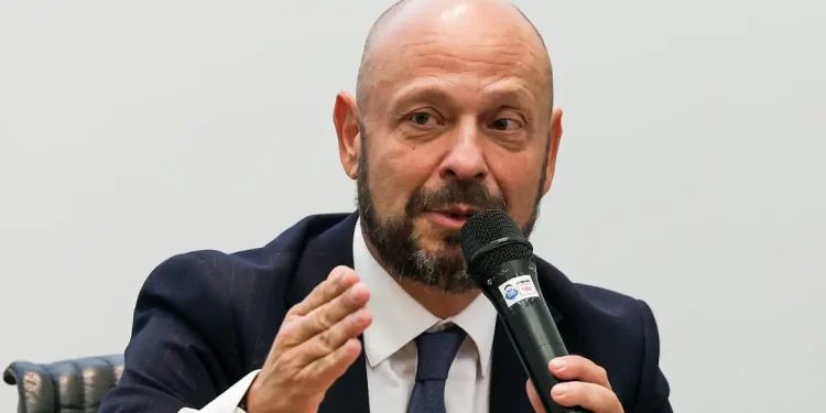 Aposentados têm até 14 de fevereiro para pedir devolução de descontos indevidos do INSS