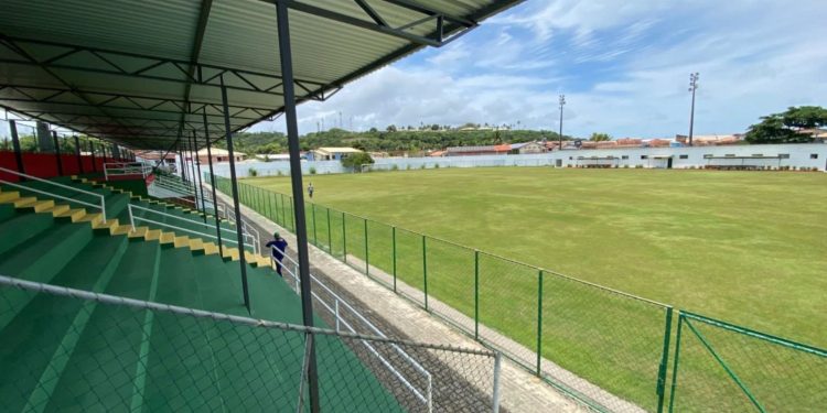 Porto e Vitória abrem os confrontos dominicais do Baianão 2026