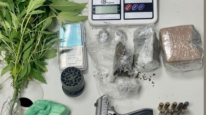 PM apreende arma e drogas após fuga de suspeitos em Feira de Santana