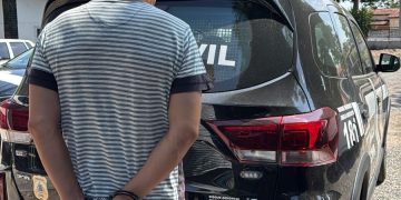 Polícia Civil prende condenado por roubo à mão armada em Santo Estêvão