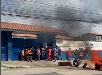 Protestos marcam Feira de Santana após anúncio de mudanças em escolas estaduais