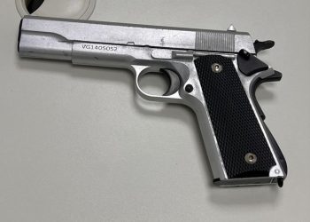 PM apreende simulacro de arma e conduz homem à delegacia em Feira