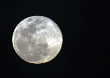 Lua Cheia de Perigeu ilumina o céu neste sábado