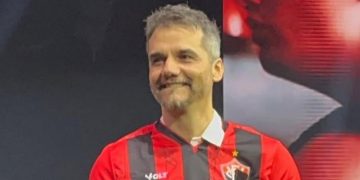 Vitória presta homenagem a Wagner Moura no clássico Ba-Vi deste domingo