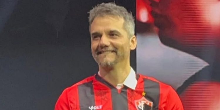 Vitória presta homenagem a Wagner Moura no clássico Ba-Vi deste domingo