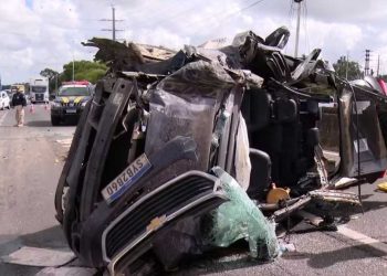 Acidente nesta manhã de sábado deixa técnica de enfermagem morta na BR-324