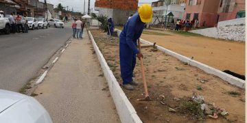 Prefeitura de Feira autoriza obras em campo de futebol e área de lazer no bairro Aviário