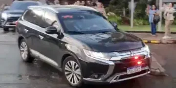 Bolsonaro recebe alta médica e retorna à custódia da Polícia Federal