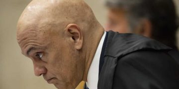 Operação da PF a mando de Moraes gera revolta e ministro fala em “grampo”