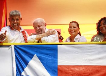 Lula prestigia o Carnaval de Salvador ao lado de Jerônimo e reforça apoio à maior festa de rua do mundo