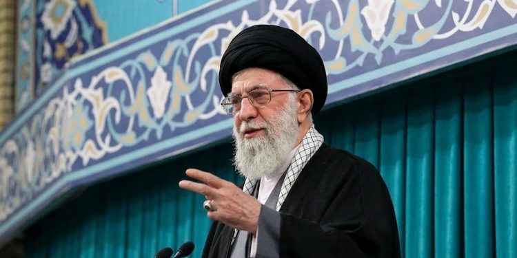 Trump diz que líder supremo do Irã morreu em ataques dos EUA e Israel