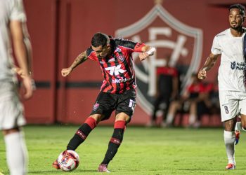 Vitória vence o Bahia de Feira no Barradão e assume a vice-liderança do Baianão