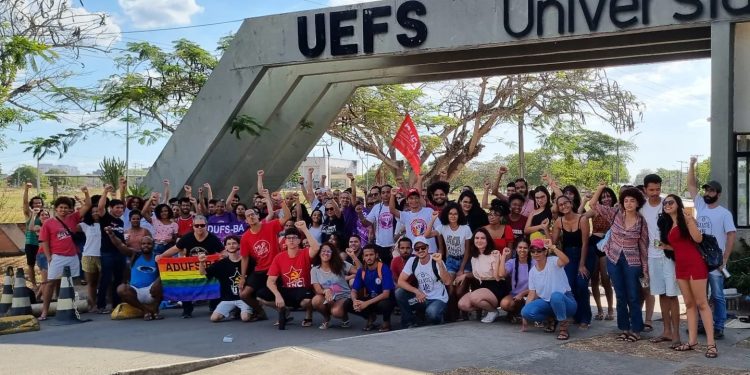Docentes convocam ato em Feira contra aumento “abusivo” do Planserv