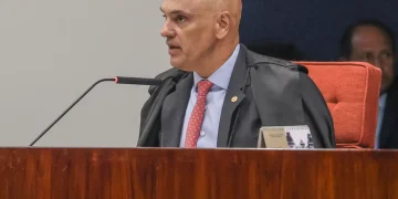 Moraes nega conversas com banqueiro investigado e STF contesta mensagens divulgadas pela imprensa