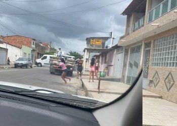 Jovem é baleada após discussão por ciúmes em Feira de Santana
