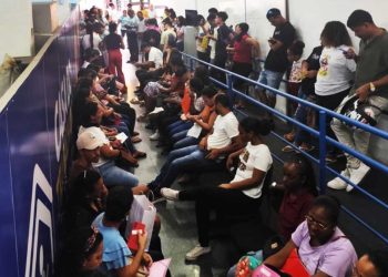 Casa do Trabalhador abre a semana com 426 vagas de emprego; confira as áreas