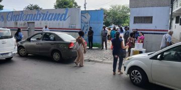 Concurso para professor em Feira de Santana registra movimentação intensa na manhã deste domingo