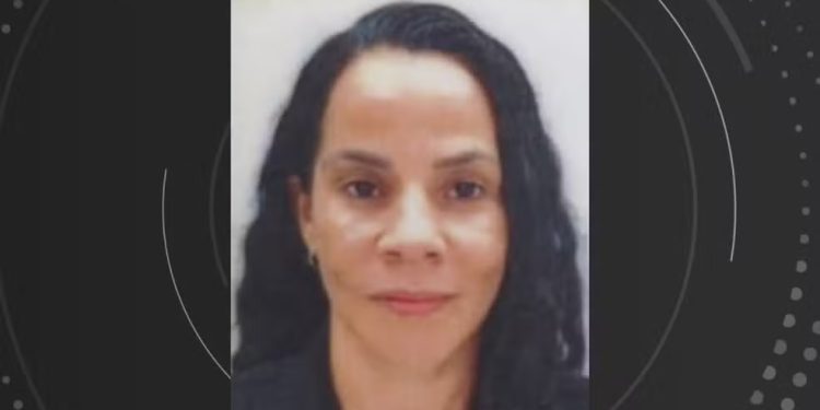 Mulher é morta e marido fica ferido em ataque dentro de casa em Feira de Santana