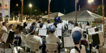 Música, história e solidariedade: retreta cultural movimenta Praça da Matriz em Feira de Santana